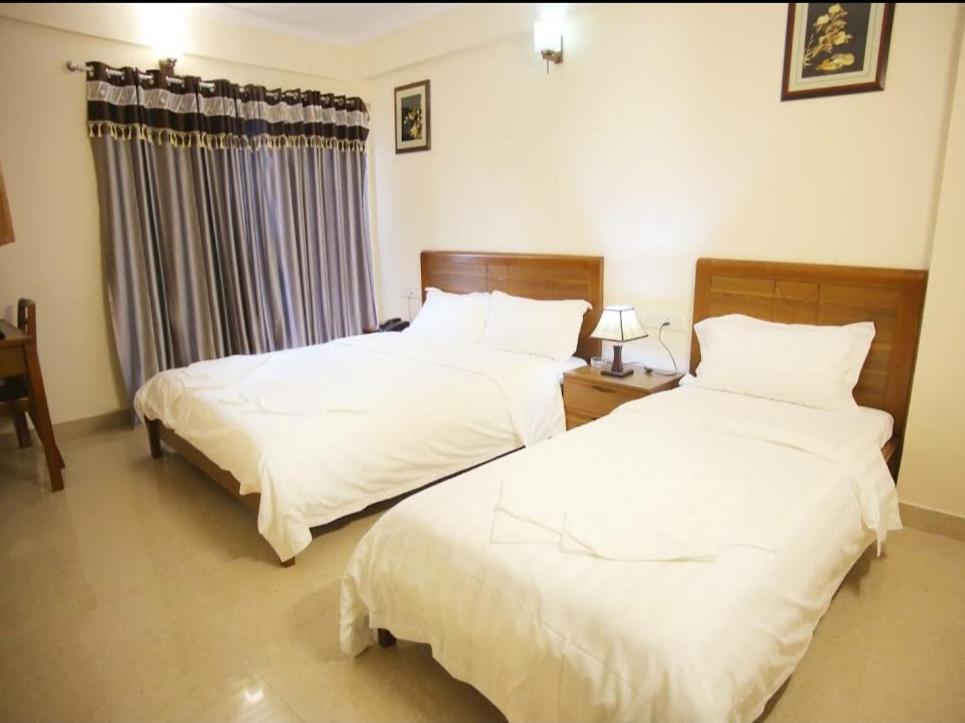 The Lounge Business Hotel บังกาลอร์ ภายนอก รูปภาพ
