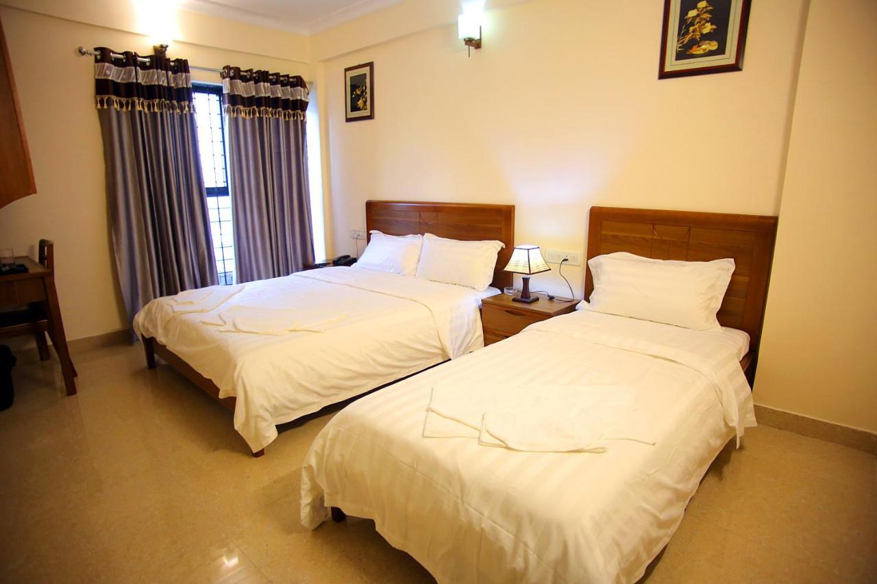 The Lounge Business Hotel บังกาลอร์ ภายนอก รูปภาพ