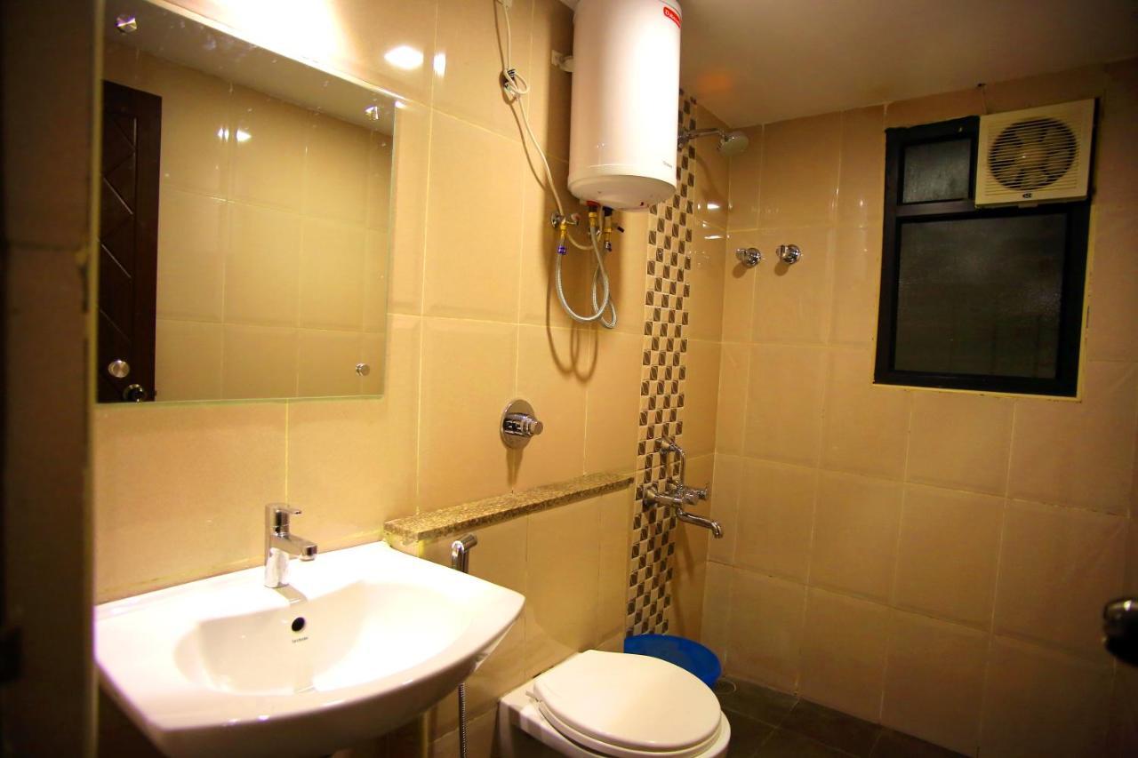 The Lounge Business Hotel บังกาลอร์ ภายนอก รูปภาพ
